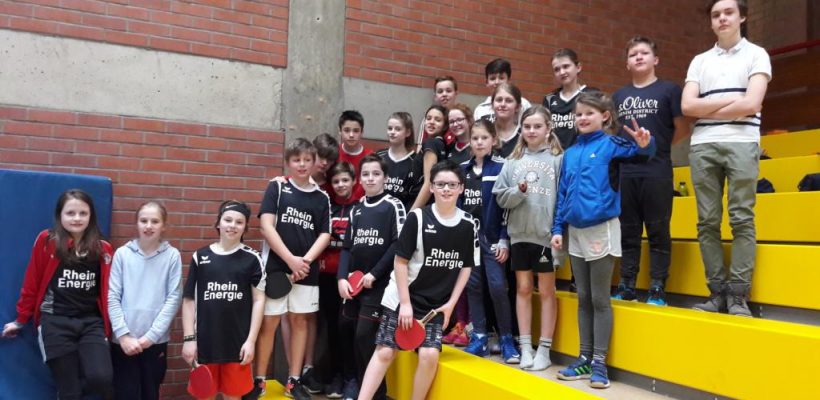 Die Klasse 6c gewinnt das Bezirksturnier beim Milchcup!