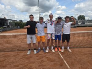 Tennis U16-Mannschaft wird Regierungsbezirksmeister